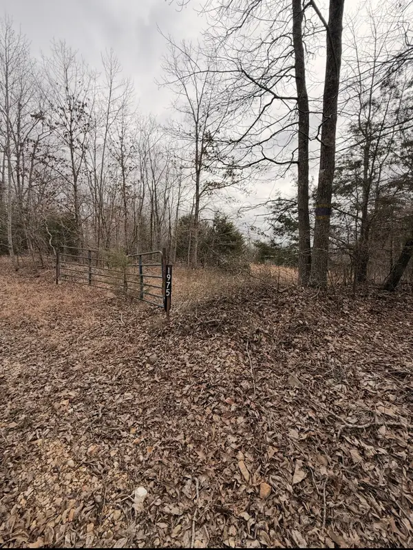 1975 Dogwood Rd, Hurricane Mills, TN 37078