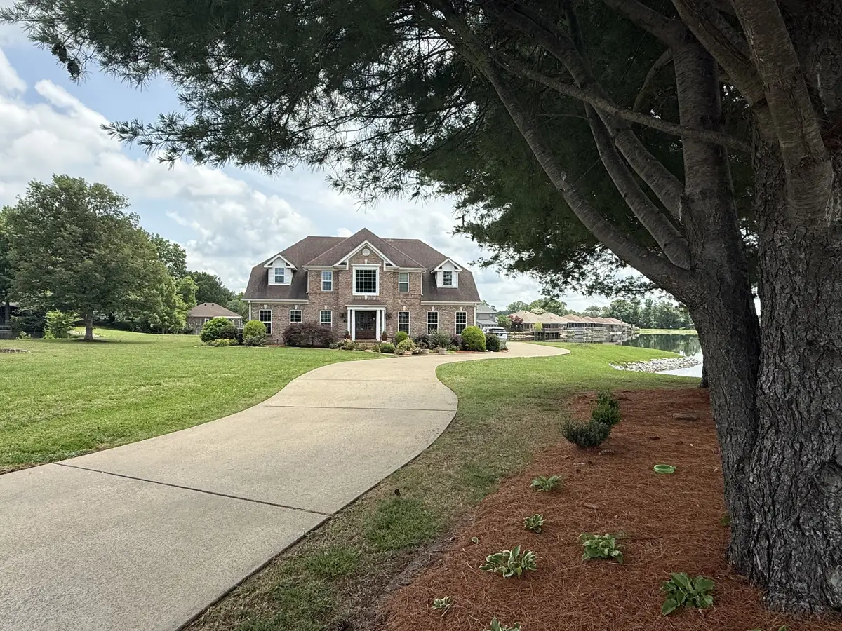 2164 Fairway Dr, Dyersburg, TN 38024 - #1