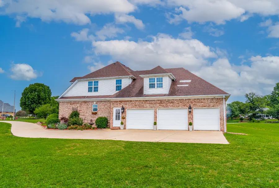 2164 Fairway Dr, Dyersburg, TN 38024 - #2