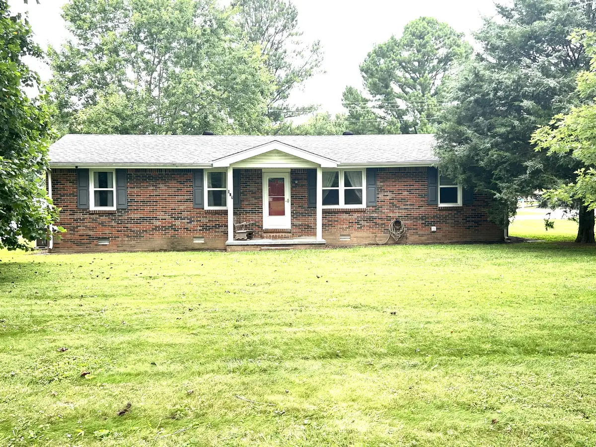 627 Baker Dr, Lafayette, TN 37083 - #1