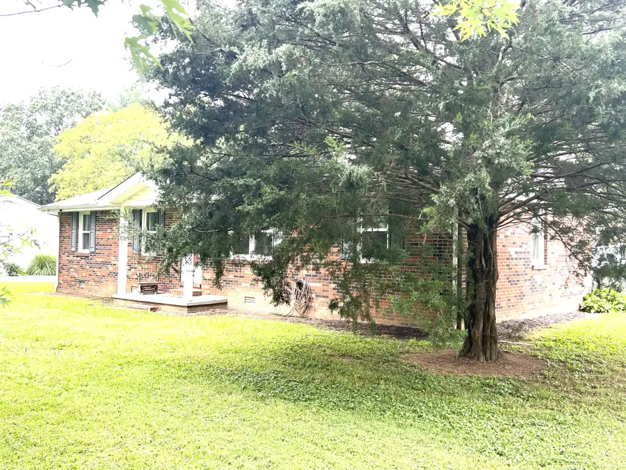 627 Baker Dr, Lafayette, TN 37083 - #3