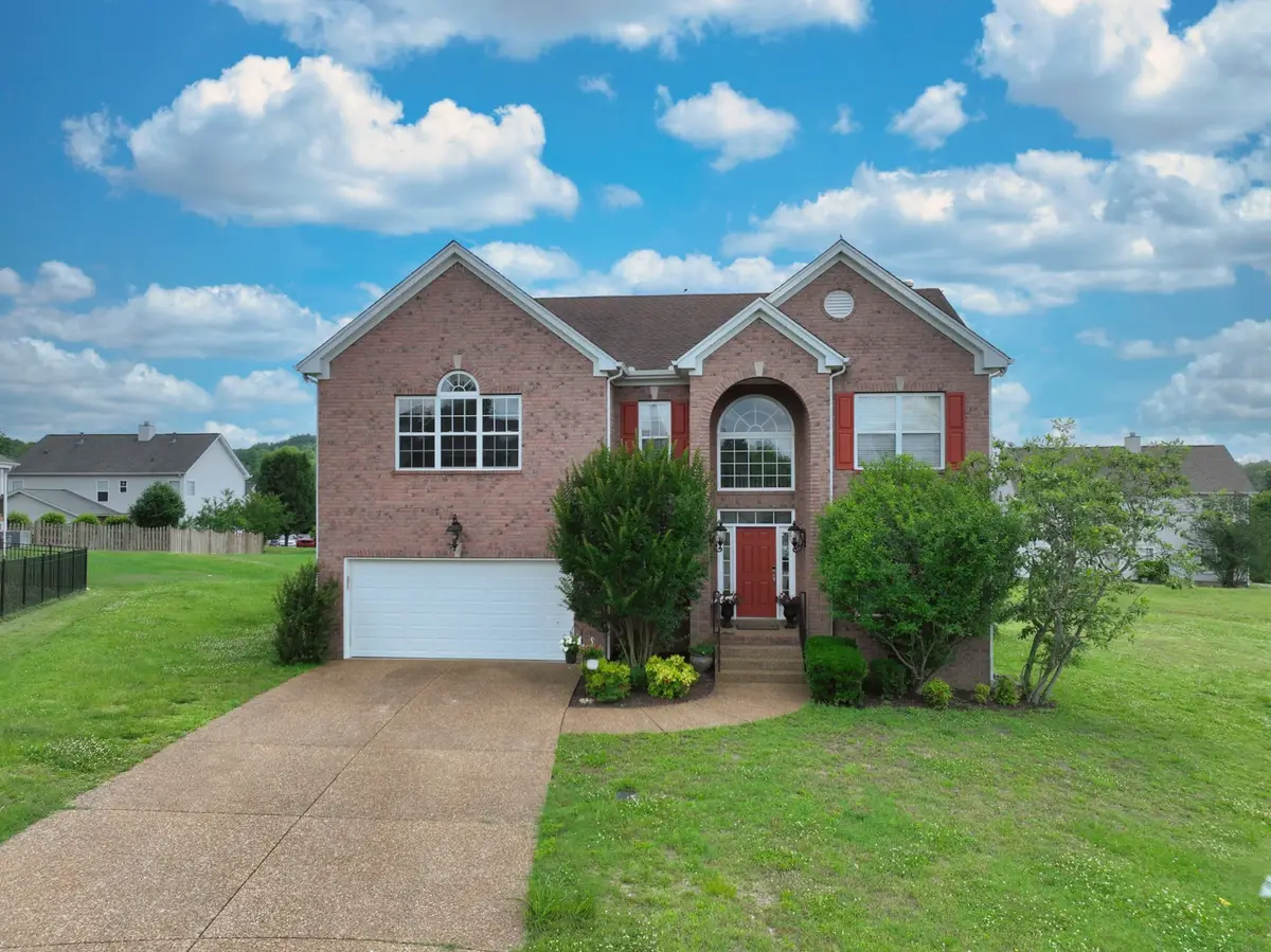 102 Lance Park Cir, Goodlettsville, TN 37072 - #1