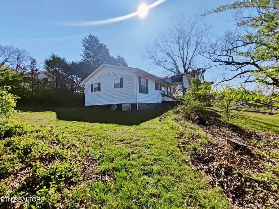 647 W Lamar Alexander Pkwy, Maryville, TN 37801 - #2