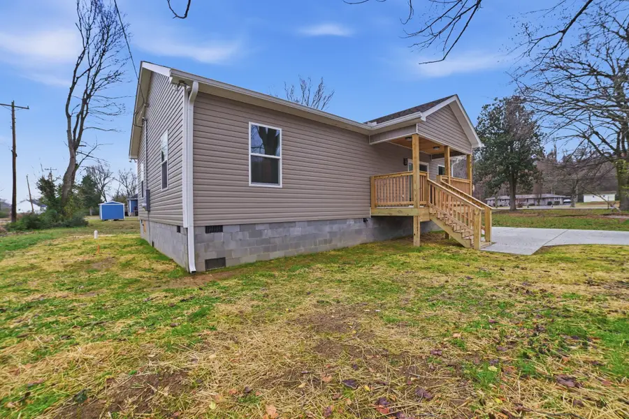 104 Fairground Dr, Waverly, TN 37185 - #3