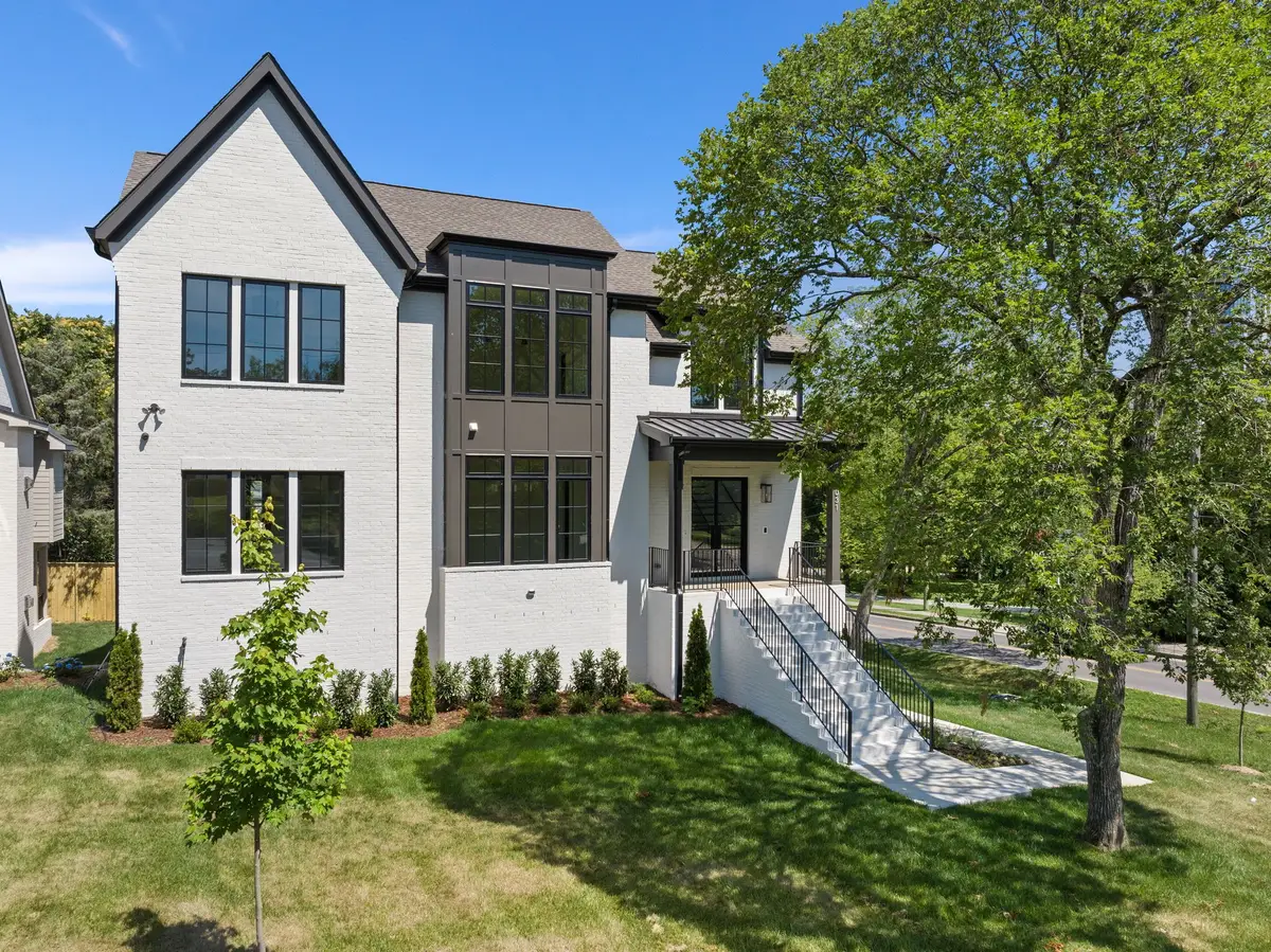2031 Overhill Dr, Nashville, TN 37215 - #1