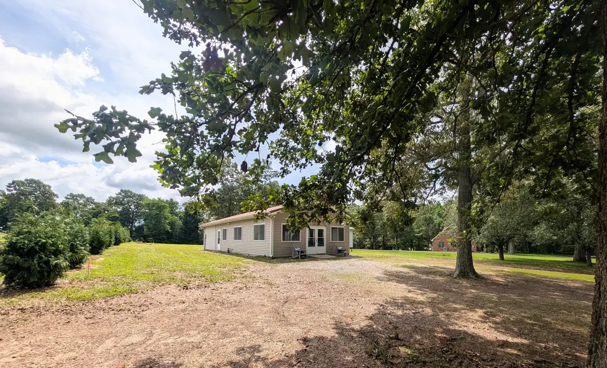 1168 W Green Hill Rd, McMinnville, TN 37110 - #1
