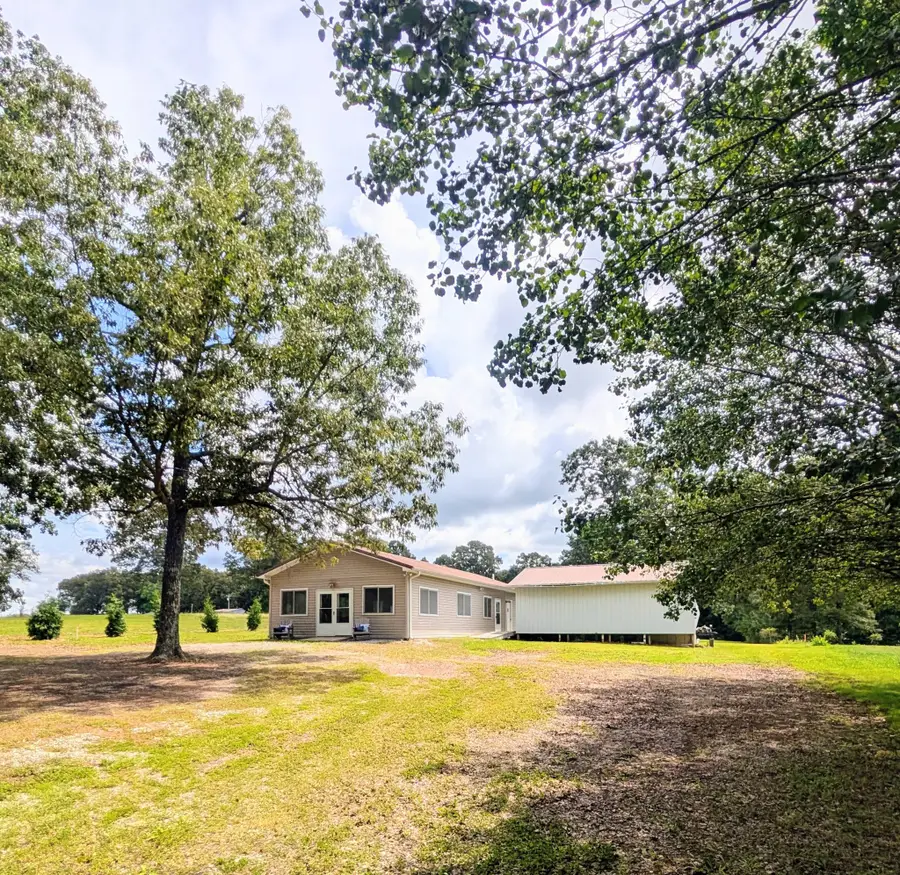 1168 W Green Hill Rd, McMinnville, TN 37110 - #2