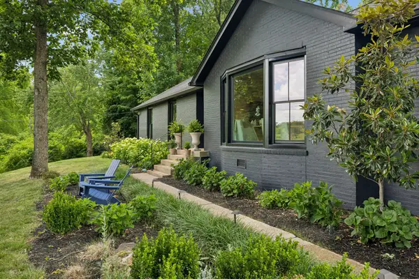 4633 Tara Dr, Nashville, TN 37215