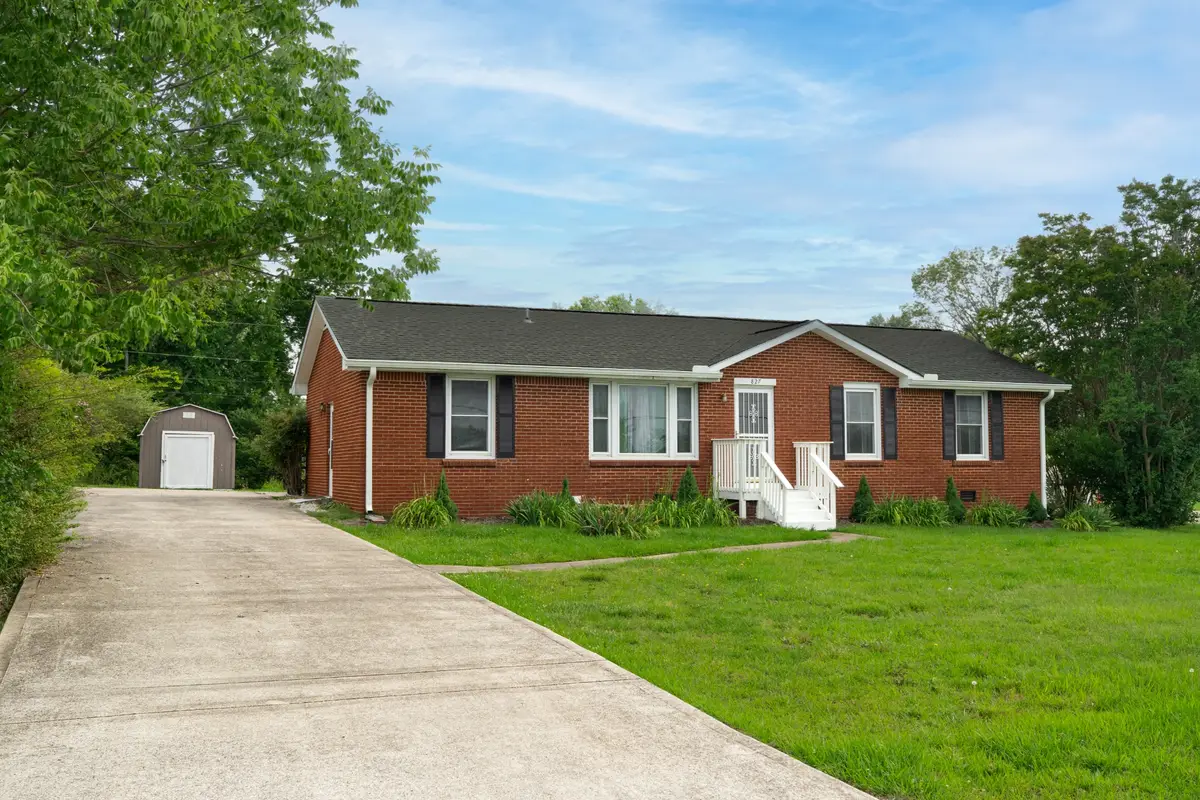 827 Lafayette Rd, Clarksville, TN 37042 - #1