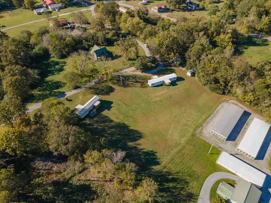 990 Community Rd, Nunnelly, TN 37137 - #3