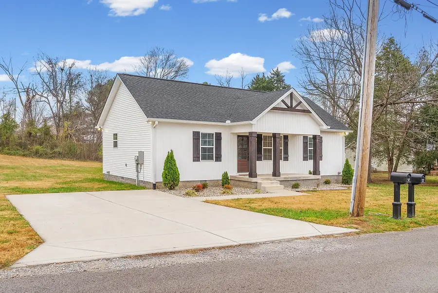 205 Maple St, Adams, TN 37010 - #3