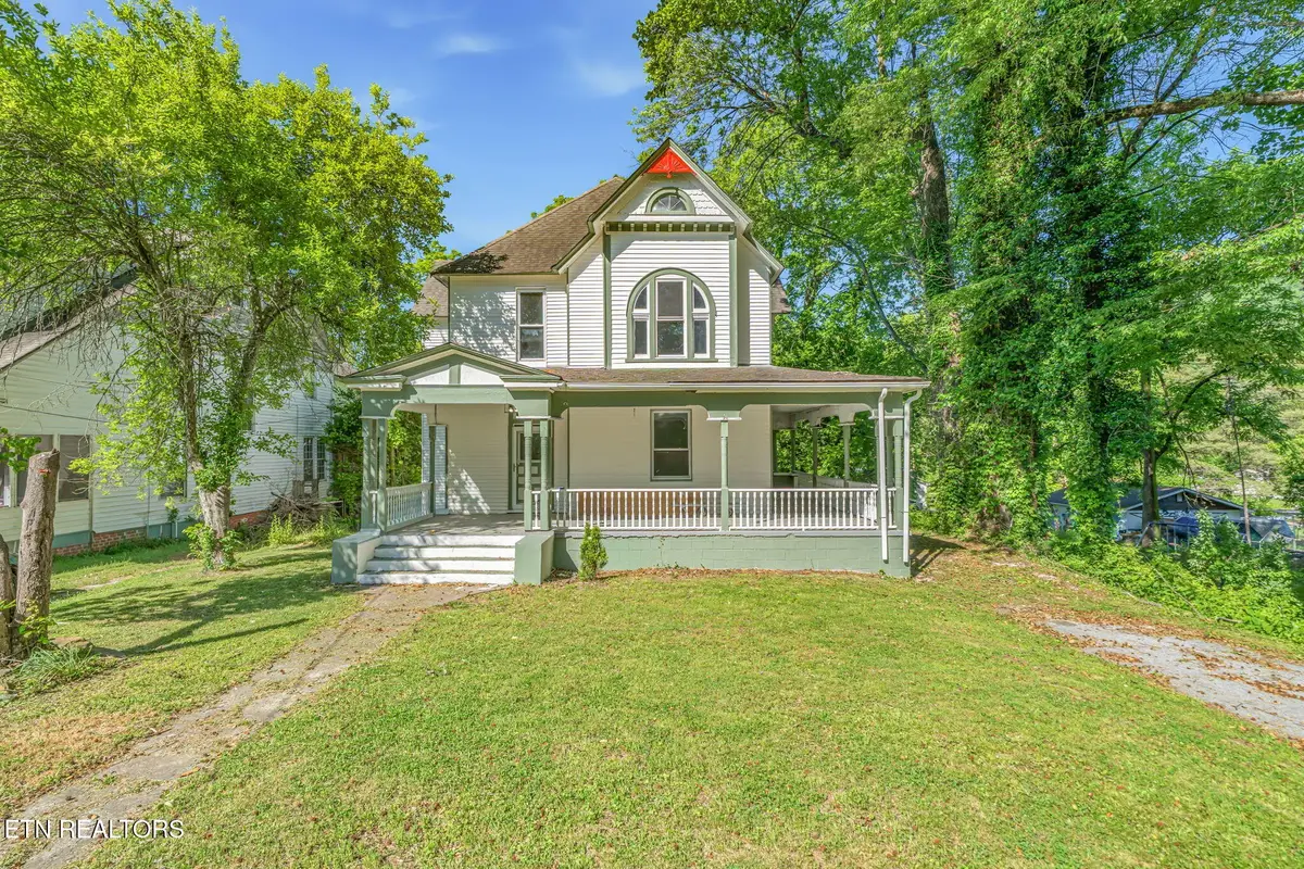 419 W Rockwood St, Rockwood, TN 37854 - #1