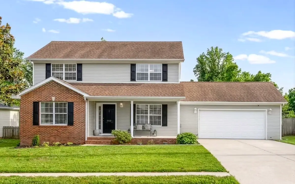 909 Wing Tip Cir, Hopkinsville, KY 42240 - #1