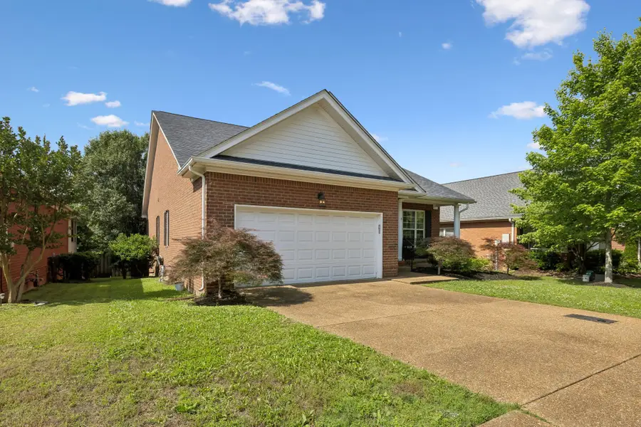 6127 Brentwood Chase Dr, Brentwood, TN 37027 - #2