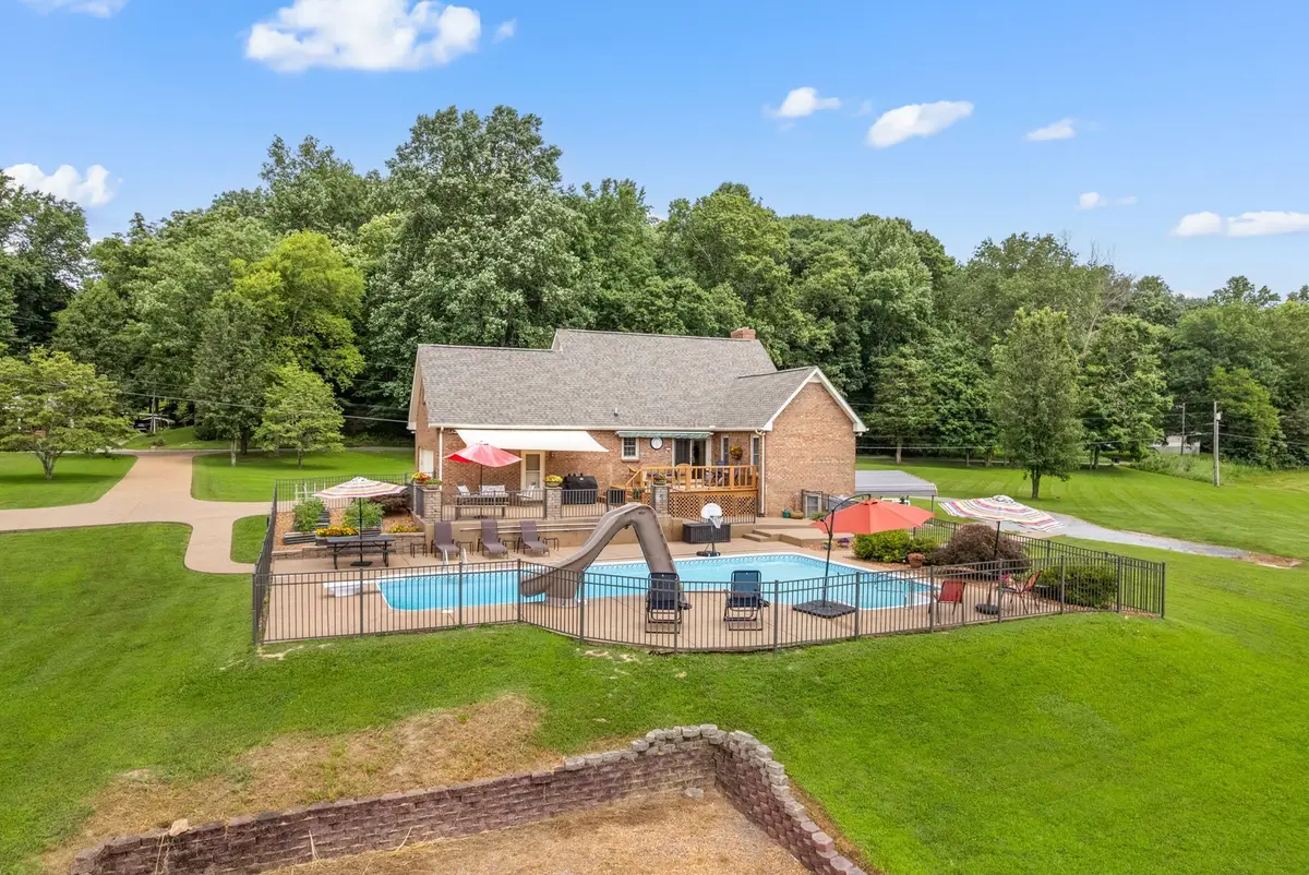 915 Rocky Hollow Rd, Erin, TN 37061 - #1