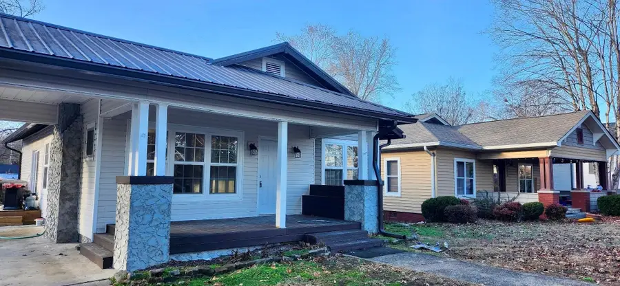 1322 Pennsylvania Avenue, Etowah, TN 37331 - #3