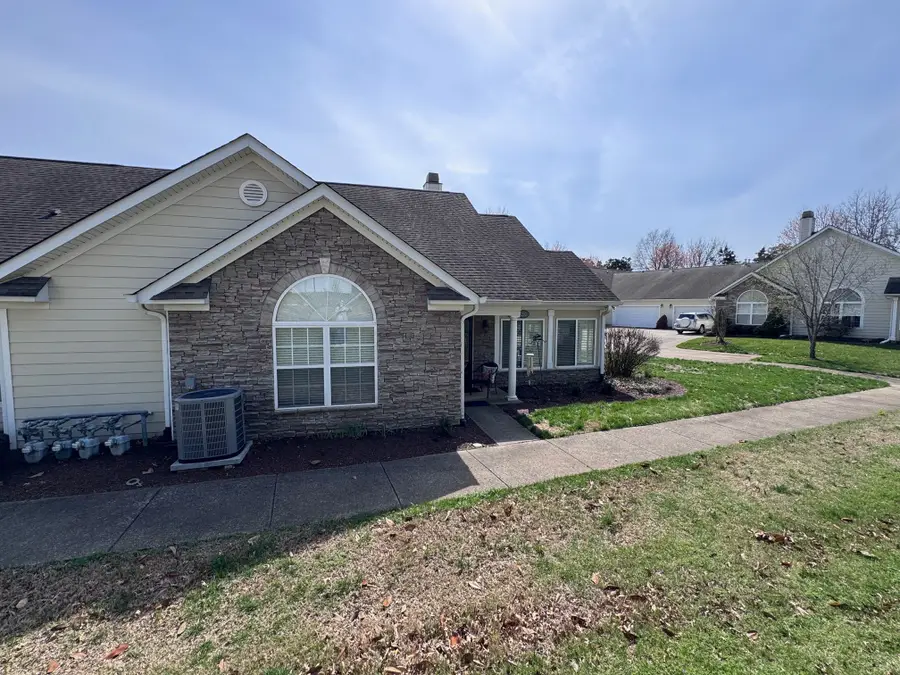 825 Browns Ln #202, Gallatin, TN 37066 - #2