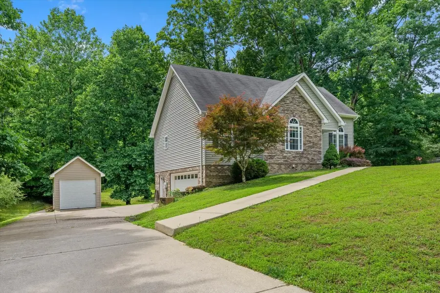 506 Daugherty Ln, Burns, TN 37029 - #2