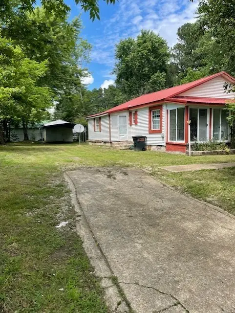 103 E High St, Ethridge, TN 38456 - #2