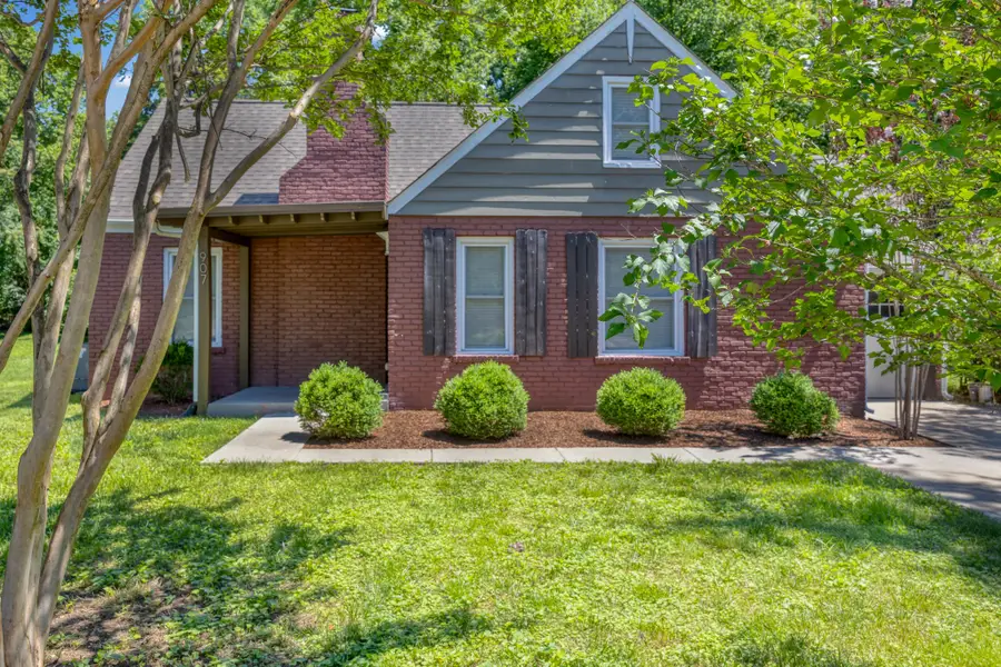 907 Burchwood Ave, Nashville, TN 37216 - #2