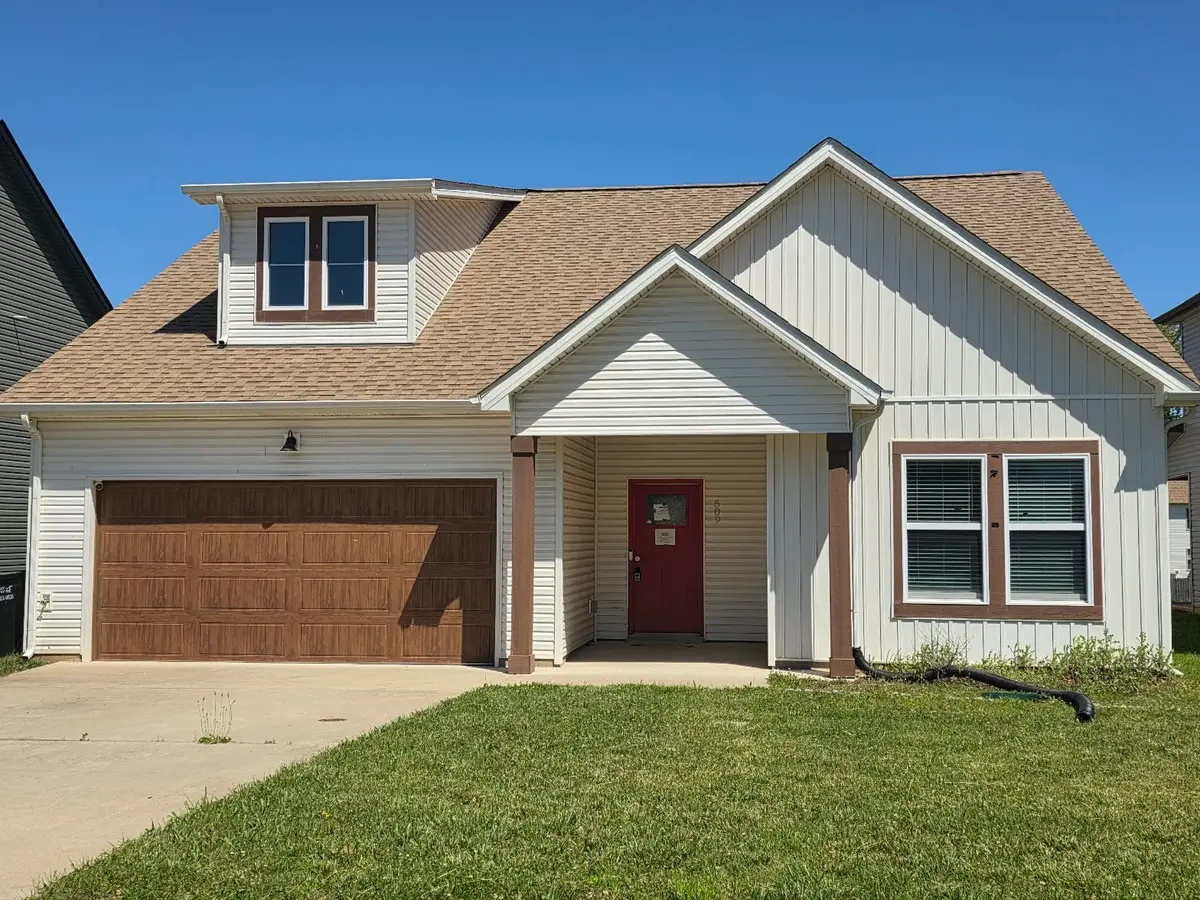 509 Kinslow Ln, Clarksville, TN 37040 - #1