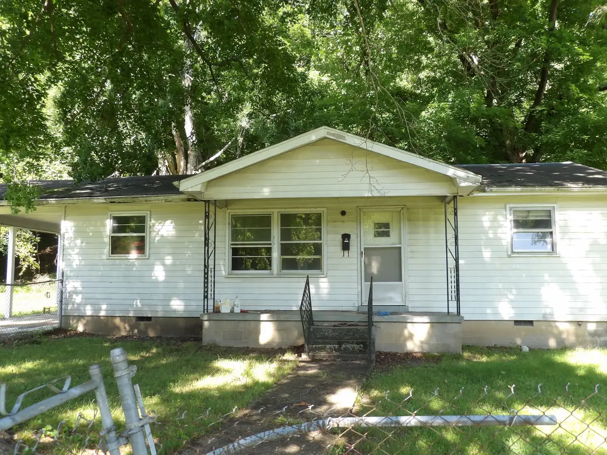 241 Lomax Ave, Waverly, TN 37185 - #1