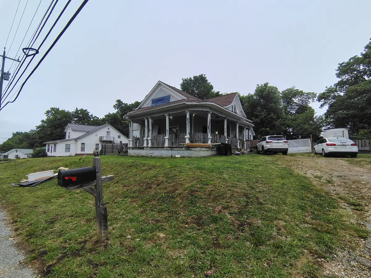 112 N Grayson St, Newbern, TN 38059 - #1