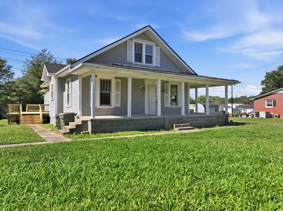 323 Kennedy St, Lawrenceburg, TN 38464 - #2