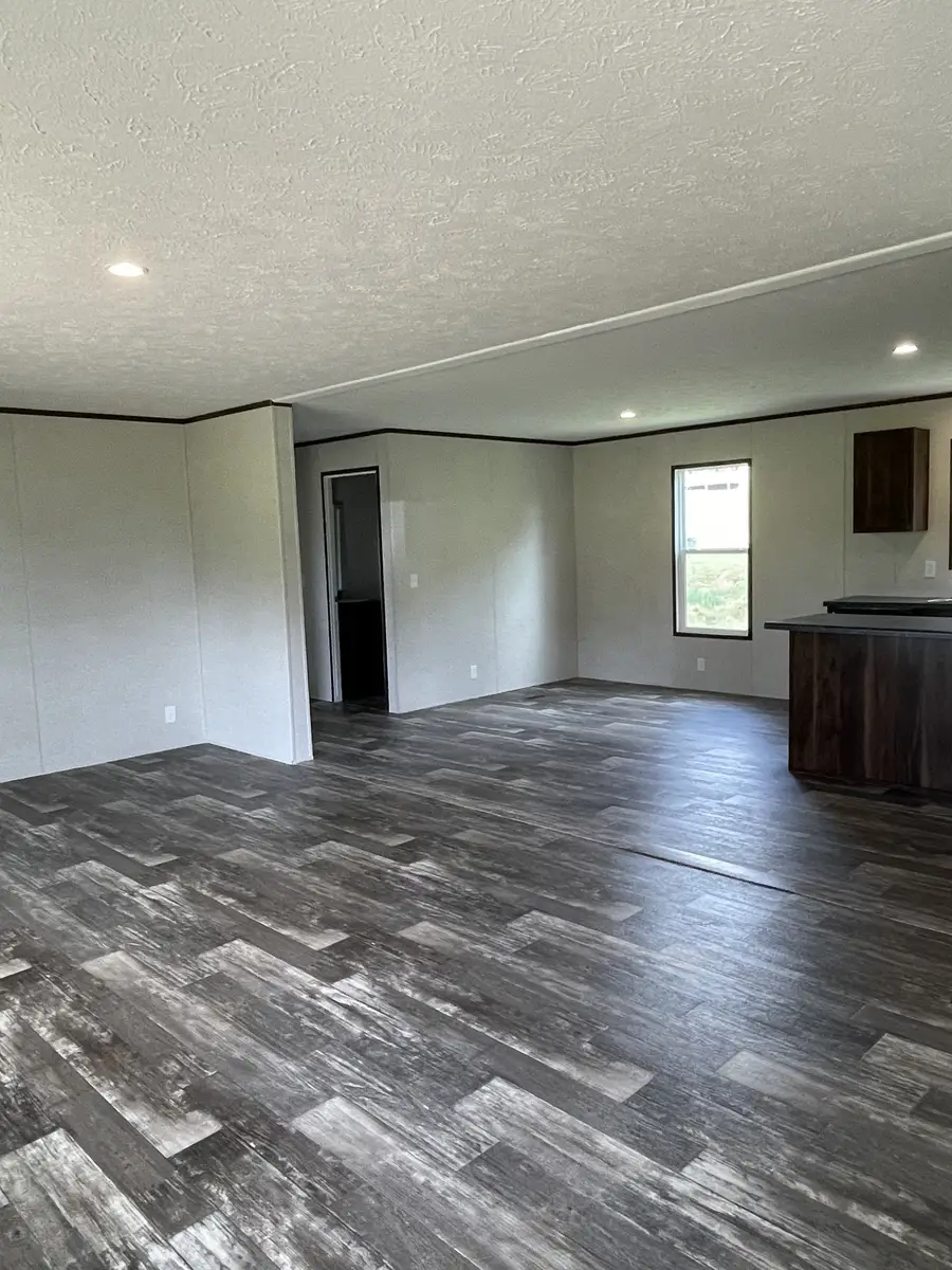 9458 Sunrise Rd, Red Boiling Springs, TN 37150 - #2