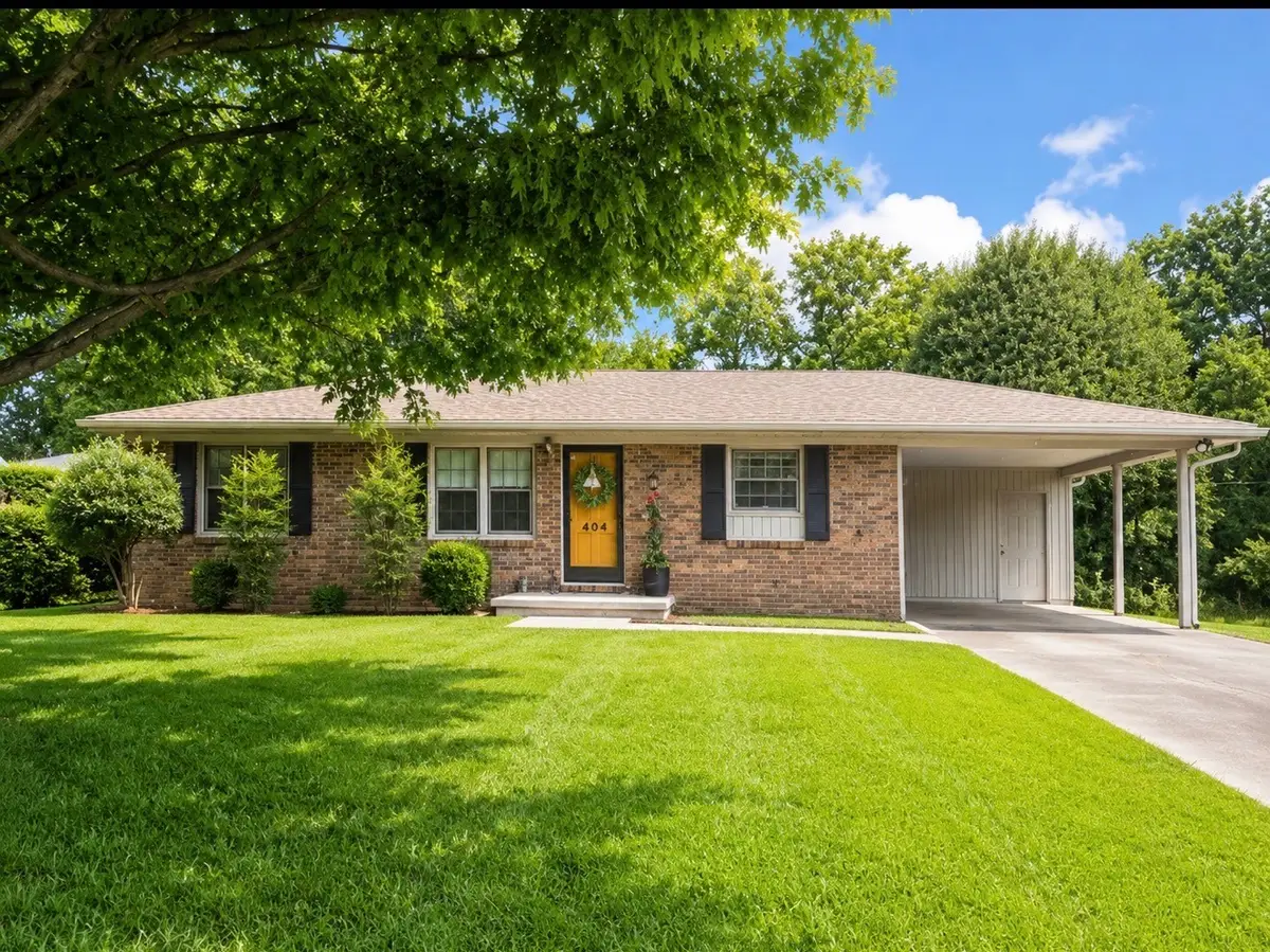 404 Colonial Ter, Hopkinsville, KY 42240 - #1