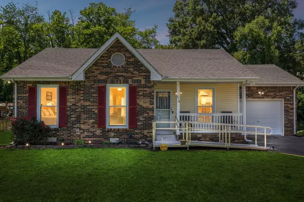 316 Kelsey Dr, Clarksville, TN 37042