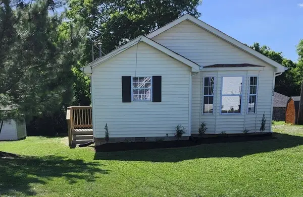 922 Martin St, Clarksville, TN 37040