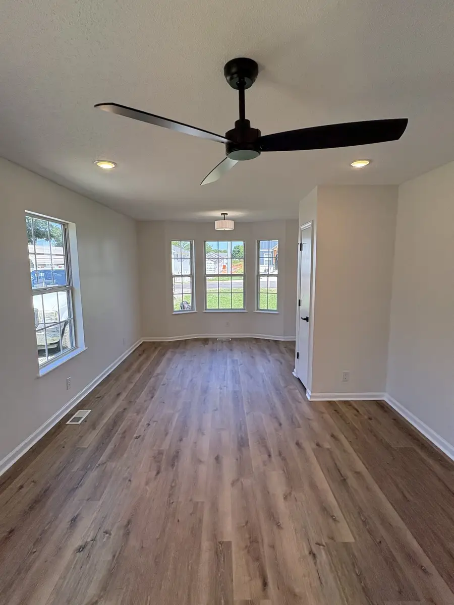 922 Martin St, Clarksville, TN 37040 - #3