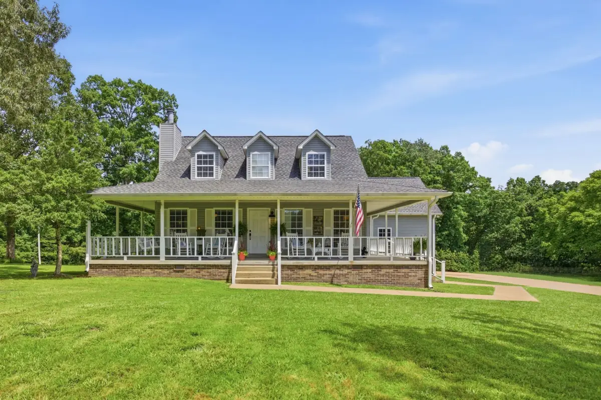 131 Pin Oaks Ln, Hohenwald, TN 38462 - #1
