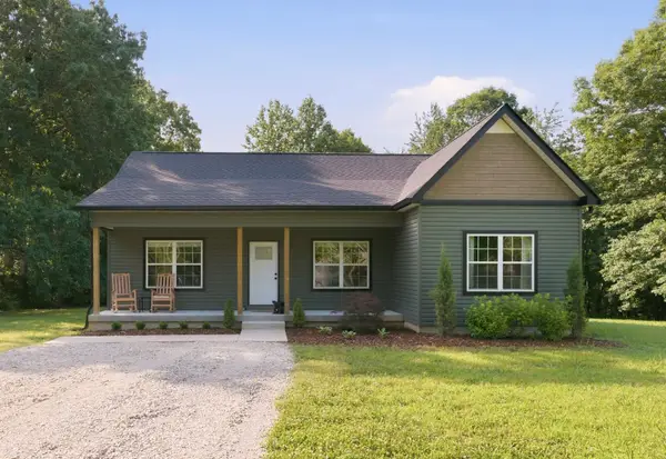 896 Hawkins Rd, White Bluff, TN 37187