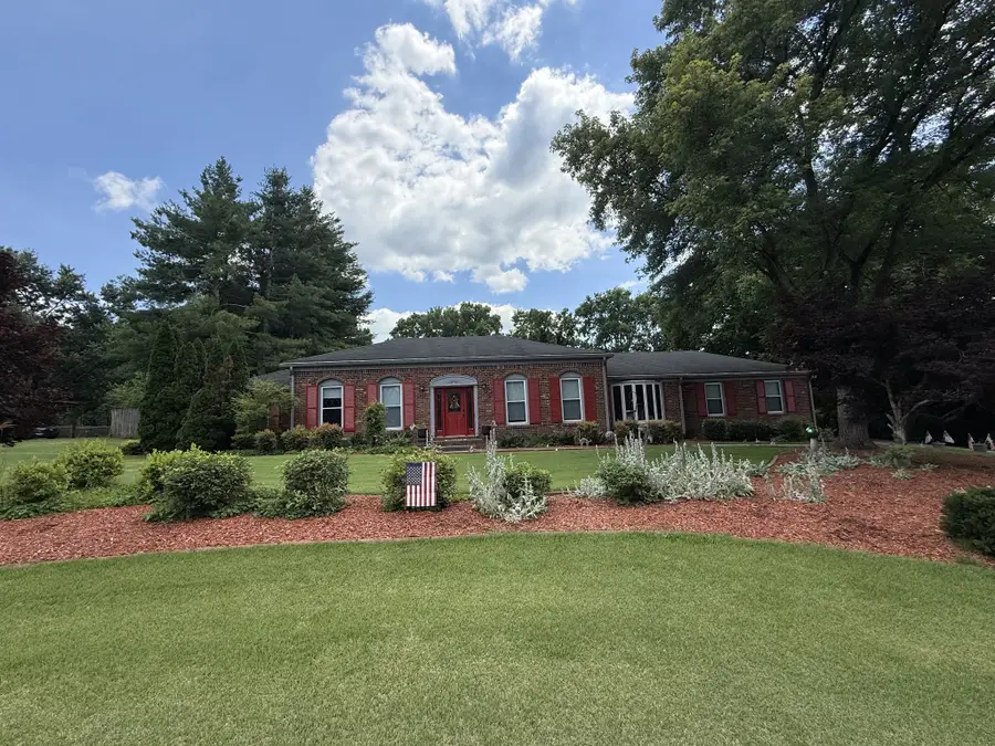 1206 Holly Hill Dr, Franklin, TN 37064 - #2