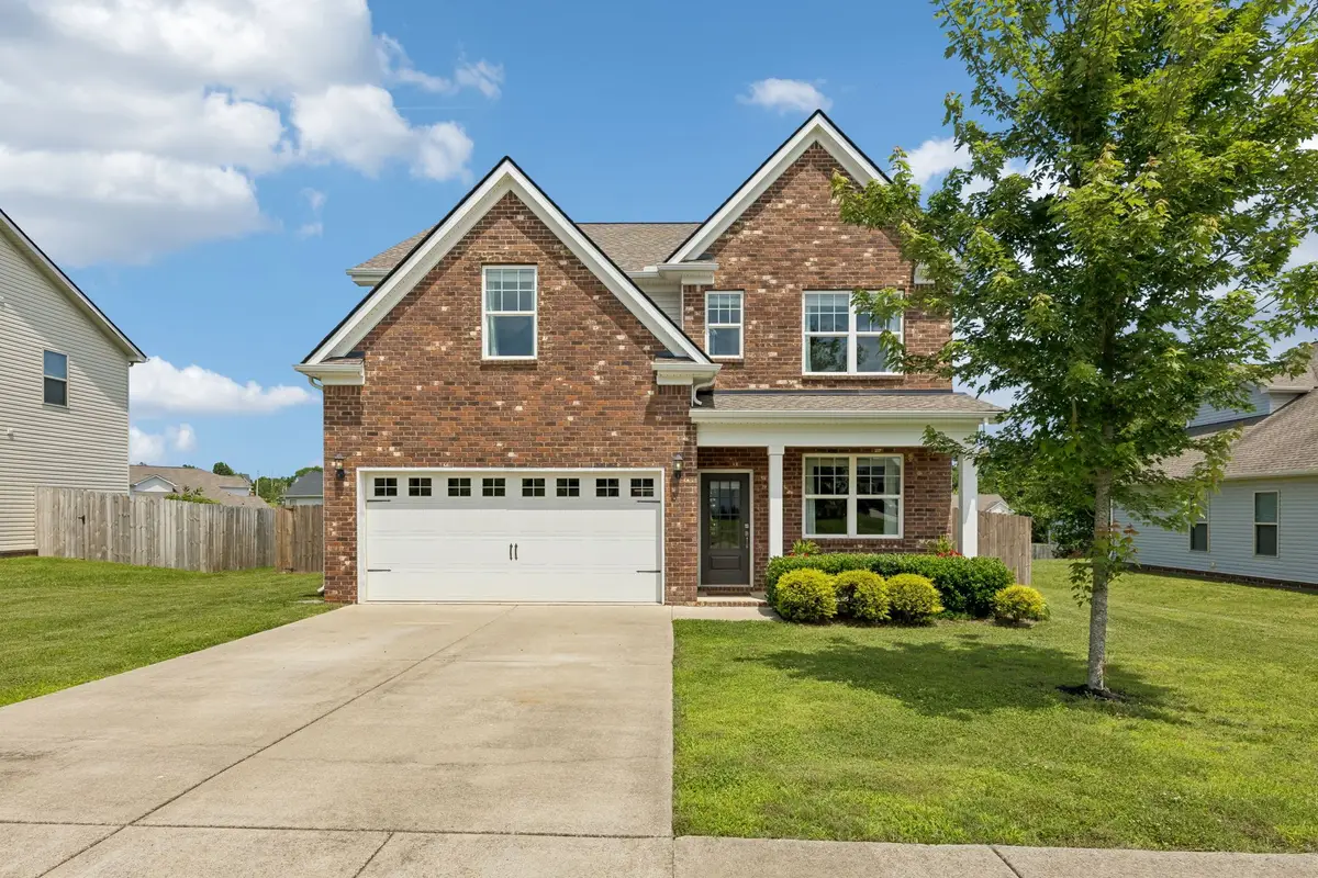 3041 Commonwealth Dr, Spring Hill, TN 37174 - #1