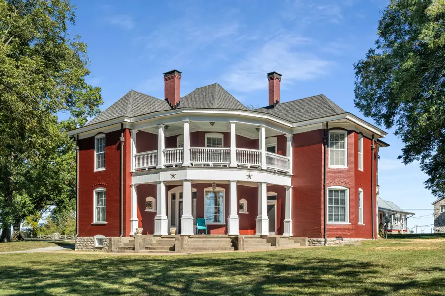 319 E Hill Ave, Lewisburg, TN 37091 - #2