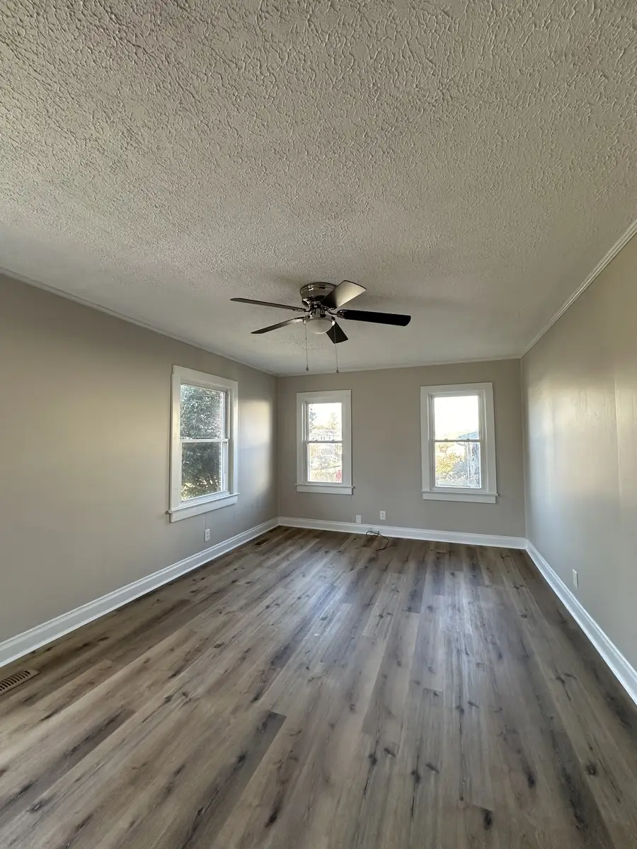 410 W 13th St, Hopkinsville, KY 42240 - #2