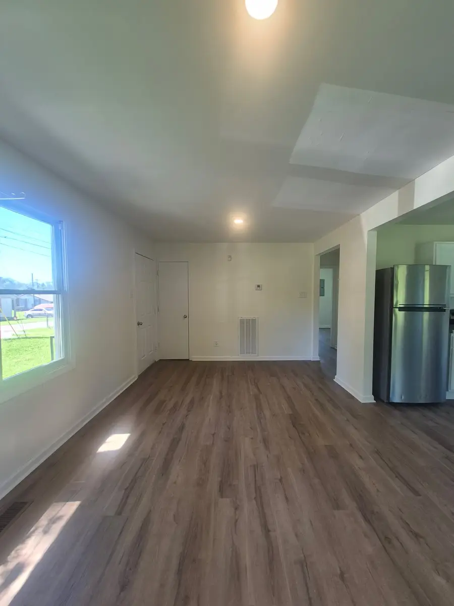 1807 Mchenry Dr, Hopkinsville, KY 42240 - #3