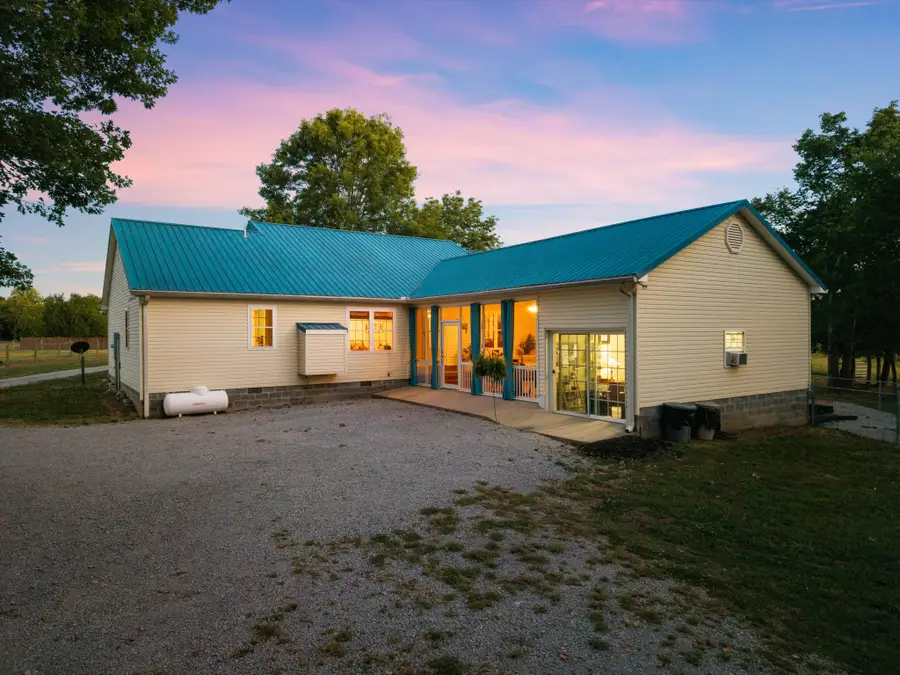332 John Shaw Rd, Lewisburg, TN 37091 - #3