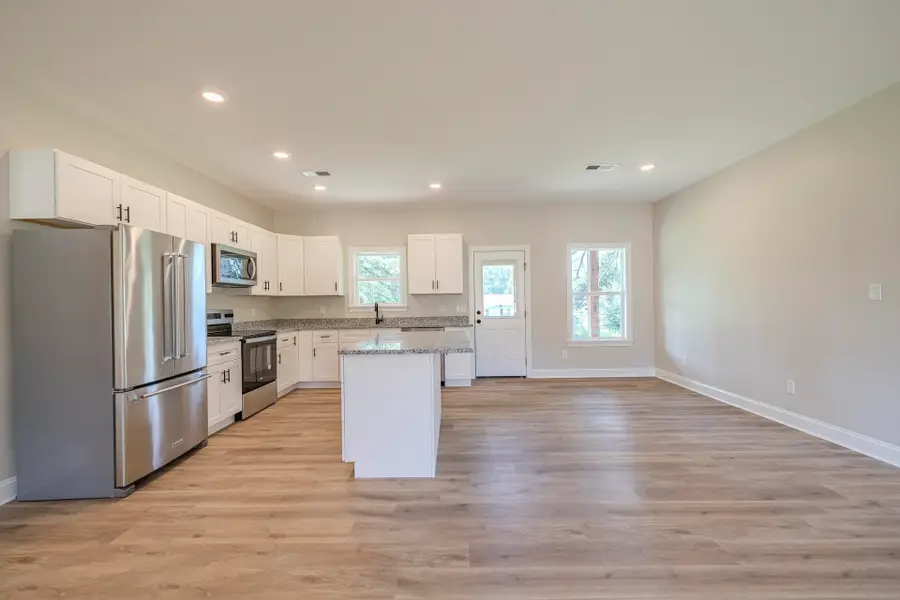 225 Chariot Ln, Savannah, TN 38372 - #3