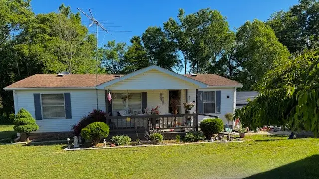 428 Pointe Ln, Lafayette, TN 37083 - #1