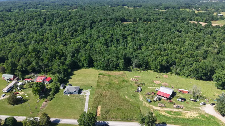 2 Hawkins Rd, Westmoreland, TN 37186 - #2
