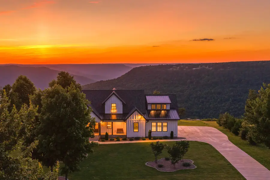 925 Sunset Circle, Jasper, TN 37347 - #2