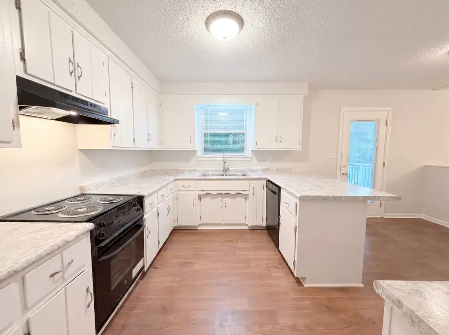 166 Kirby Dr, Clarksville, TN 37042 - #2