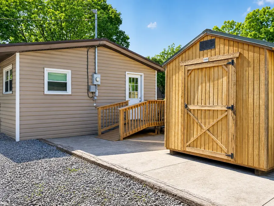 743 S Austin Springs Rd, Johnson City, TN 37601 - #2