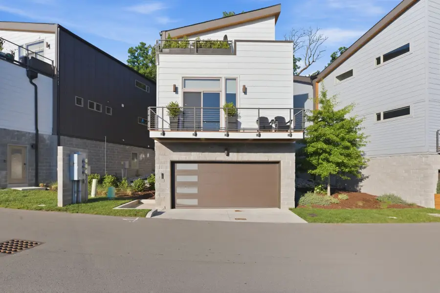 3070 Edwin Cir, Nashville, TN 37207 - #3