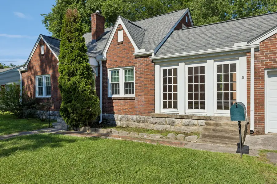 312 Castle Heights Ave, Lebanon, TN 37087 - #2