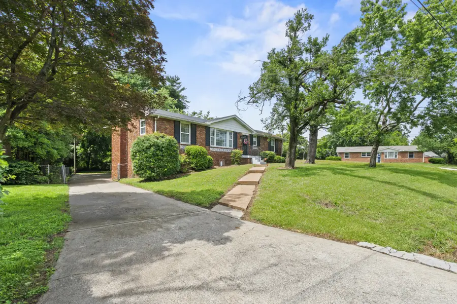 401 Glenpark Dr, Nashville, TN 37217 - #3